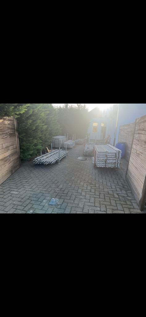 Stelling, Tuin en Terras, Ophalen, Zo goed als nieuw