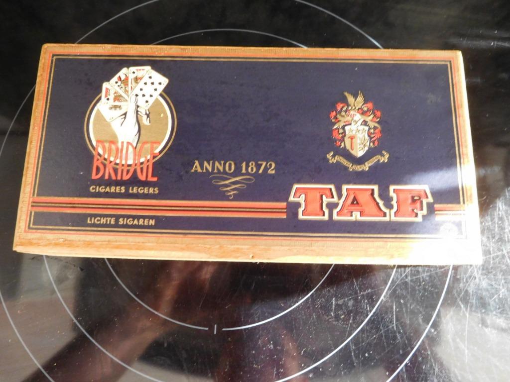 4 boîtes cigare Taf différentes, Enlèvement ou Envoi, Utilisé, Boîtes ou marques d'allumettes