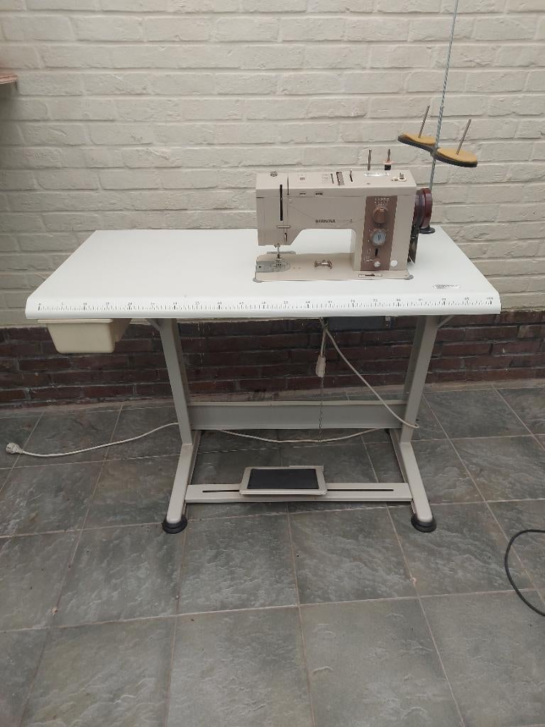 Industriele Stikmachine merk bernina, Ophalen, Bernina, Industrieel, Naaimachine