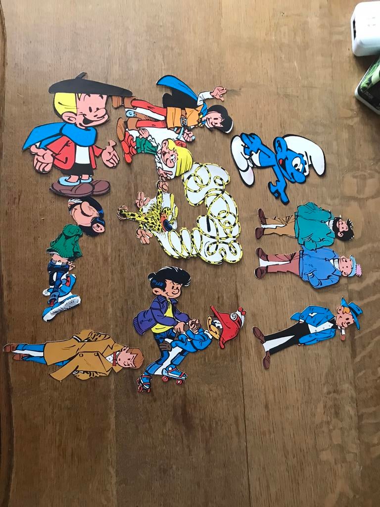 Personnages en silhouette de carton Dupuis Peyo, Enlèvement ou Envoi, Utilisé