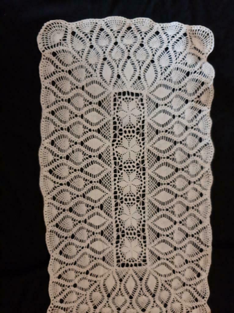 Joli nappe  carré fait à la main, Enlèvement, Comme neuf
