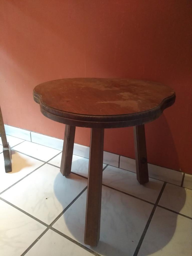 Coin de canapé  à  3 pieds H 47cm /Diamètre  +/- 50 cm, Enlèvement ou Envoi