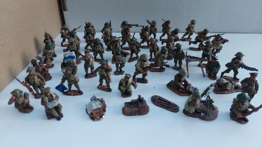 Britten WW1 geschilderd 28mm tin, Hobby en Vrije tijd, Ophalen of Verzenden, Zo goed als nieuw, 1:35 tot 1:50, Figuur of Figuren