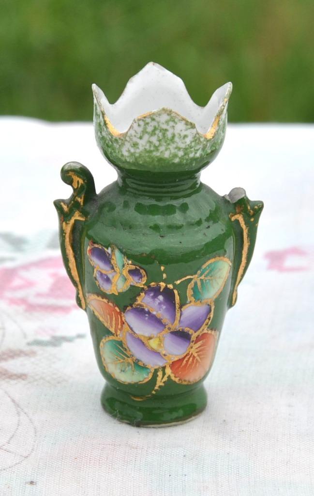 petit vase de vitrine en porcelaine, Enlèvement ou Envoi
