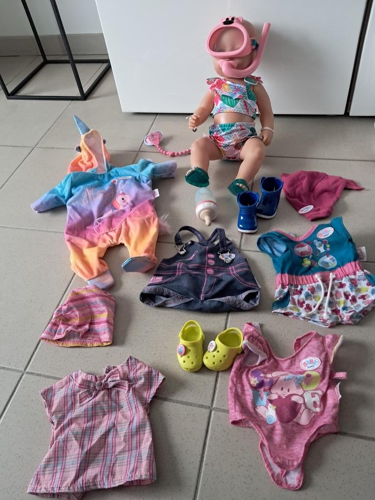 Pop Baby Born met tut, fles, schoenen, kleertjes,zwemkledij, Kinderen en Baby's, Ophalen of Verzenden