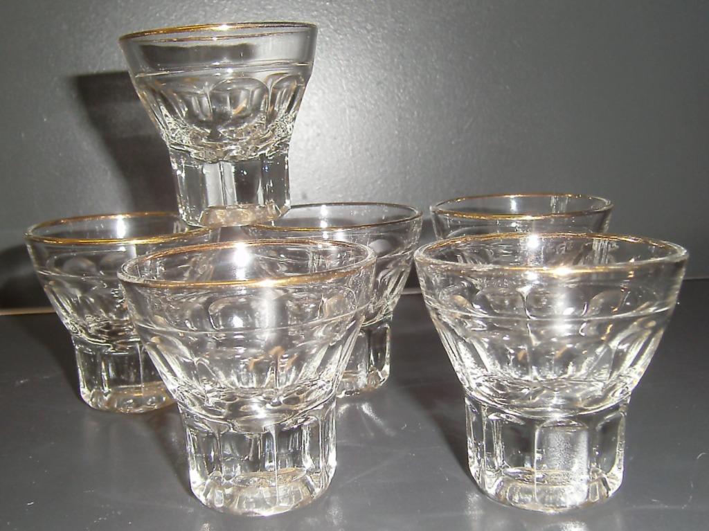 Vintage  9 beaux  Verres  de 2cl, Enlèvement ou Envoi, Comme neuf, Verres et Verres à shot