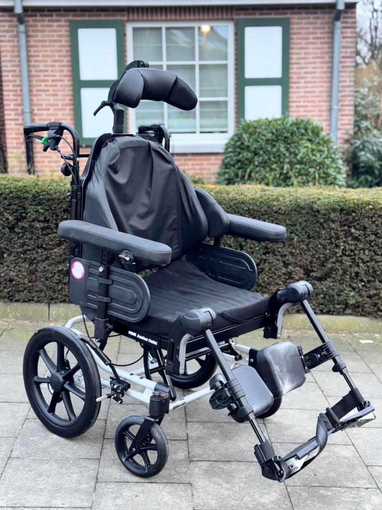 Invacare Azalea kantel rolstoel extra breedte rolwagen, Ophalen of Verzenden, Inklapbaar, Nieuw, Handbewogen rolstoel