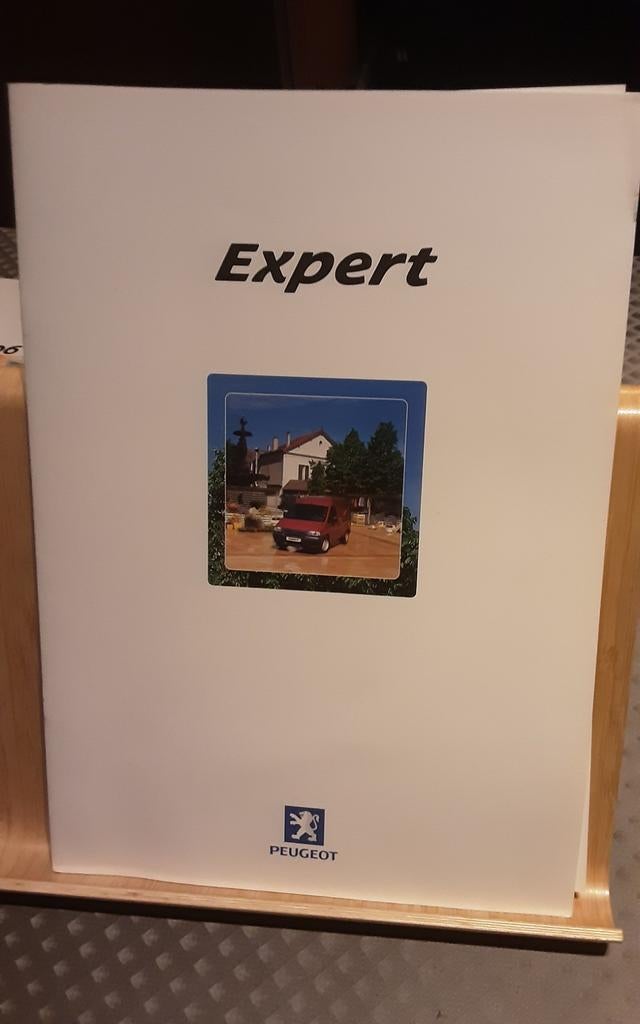 PEUGEOT expert brochure, Livres, Autos | Brochures & Magazines, Enlèvement ou Envoi, Comme neuf, Peugeot