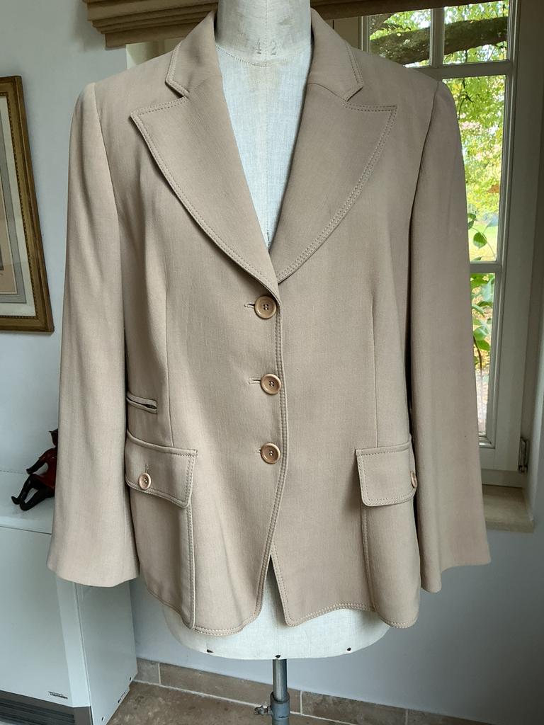 Blazer van Armani Collezioni , maat 44, Ophalen of Verzenden, Zo goed als nieuw, Maat 42/44 (L), Beige