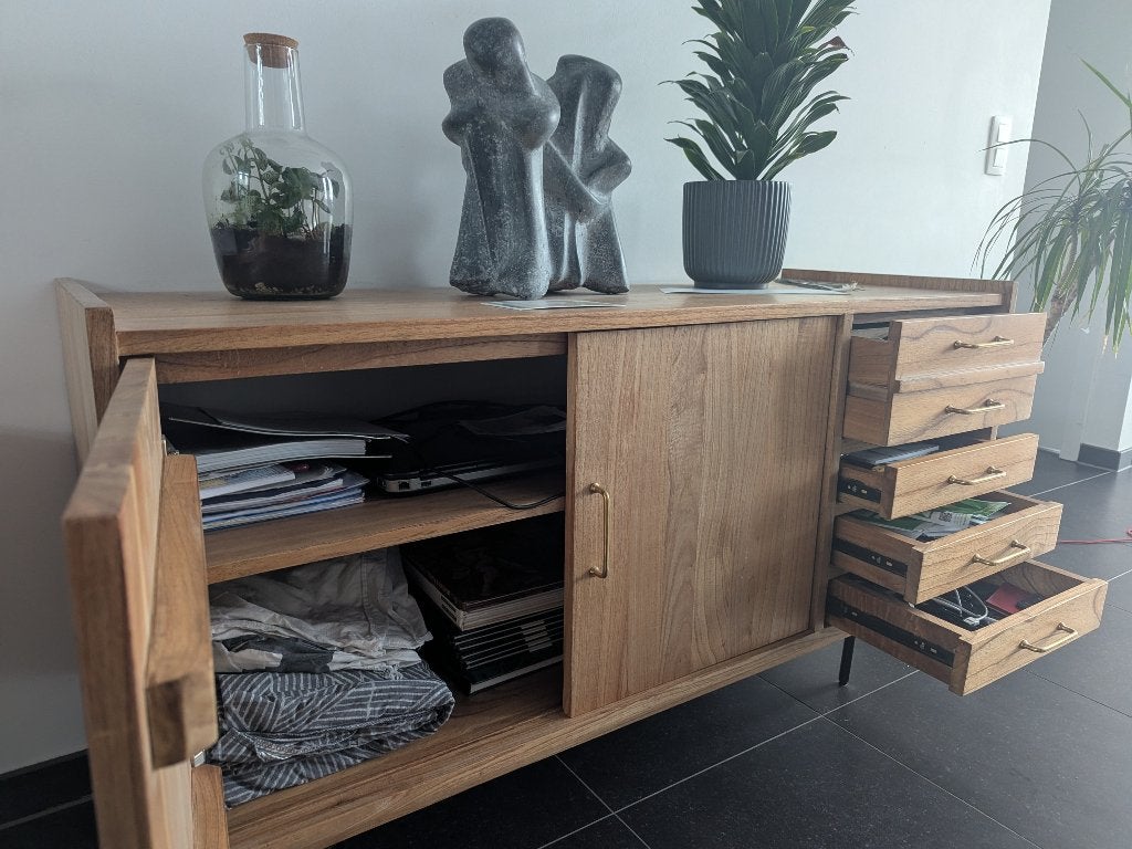 Buffet bas scandinave en bois massif – 5 tiroirs & placard, Avec tiroir(s), Moins de 100 cm, Comme neuf, 100 à 150 cm