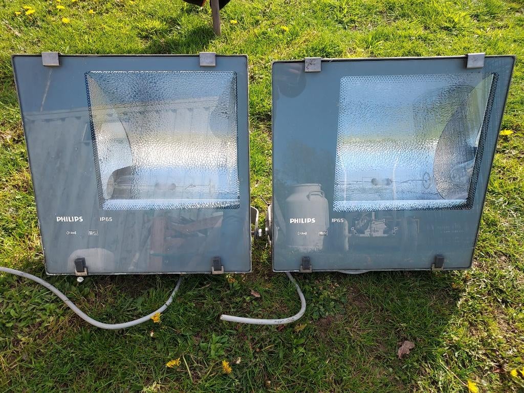 Verlichting voetbalveld, Ophalen, Gebruikt