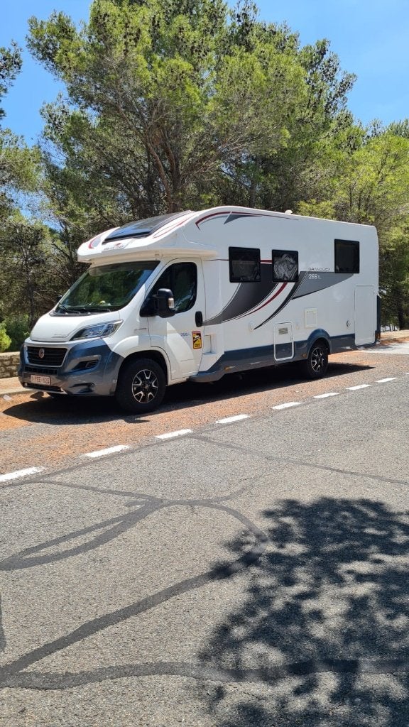 Roller Team Granduca 266TL 2016 5 Zit en slaapplaatsen, Caravans en Kamperen, Overige merken, Ringverwarming, Fiat, 7 tot 8 meter
