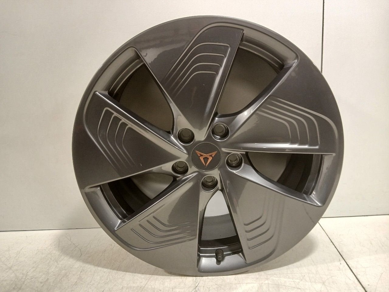 Velg Cupra Born 5x112, Autos : Pièces & Accessoires, Onderdelen@venauto.nl, Van der Ven Autorecycling B.V., Ettenseweg 76, 4706 PB Roosendaal, The Netherlands