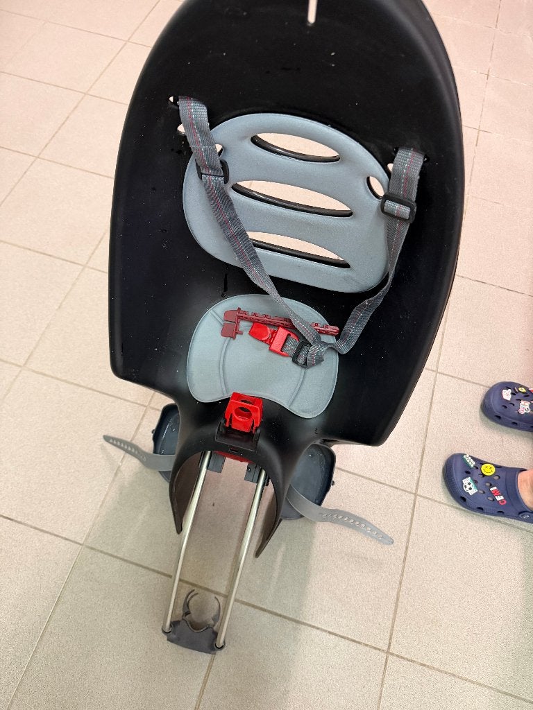 Fietsstoeltje  + gratis autostoelverhoger, Ophalen, Achterzitje, Voetsteuntjes, 15 t/m 36 kg
