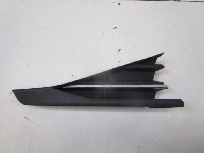 VW Golf sportsvan Inleg Voorbumper Rechts Chrome, Auto-onderdelen, Ophalen of Verzenden, Gebruikt, Voor, Bumper