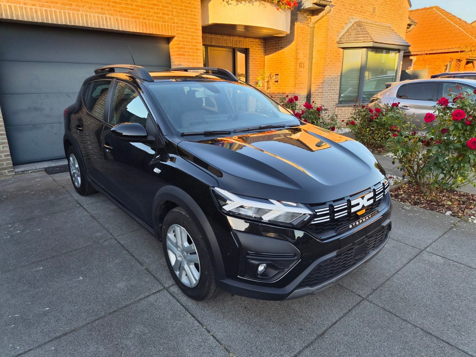 Dacia Sandero Stepway 1.0 TCe Expression / CAMERA / CARPLAY, Automaat, Euro 6, Zwart, Bedrijf
