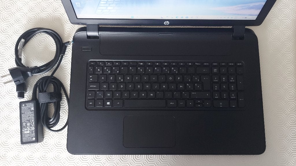 HP 17- p140nb Port.17,3" AMD FourA6 1,8GHZ 8 GB DD 1To Win11, Informatique & Logiciels, Hp, HDD, Enlèvement ou Envoi, 17 pouces ou plus