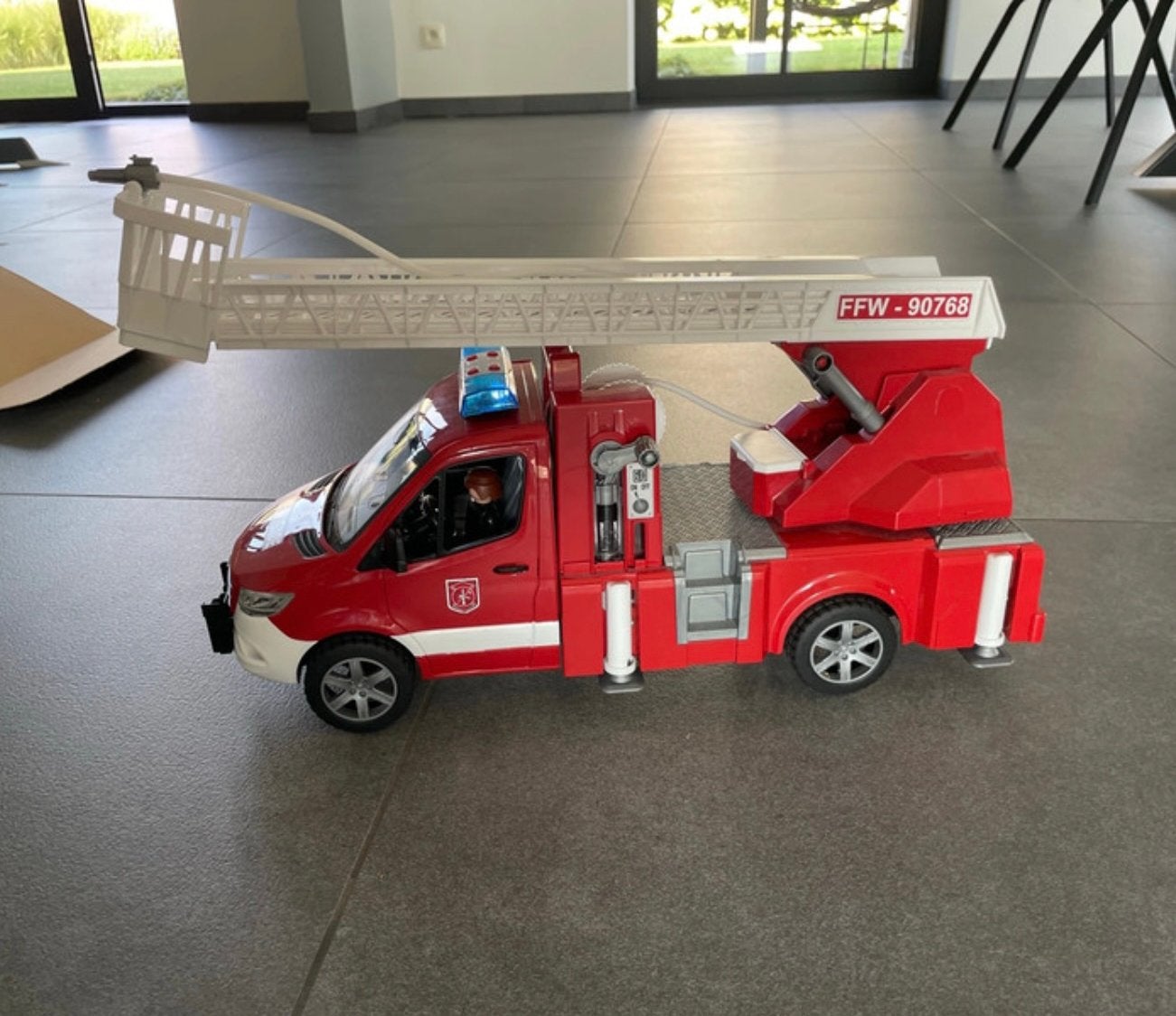 Brandweer bruder, Ophalen
