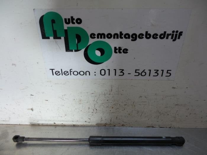 Amortisseur capot moteur gauche d'un Volkswagen Caddy (Caddy, Volkswagen, -, 3 mois de garantie, Utilisé