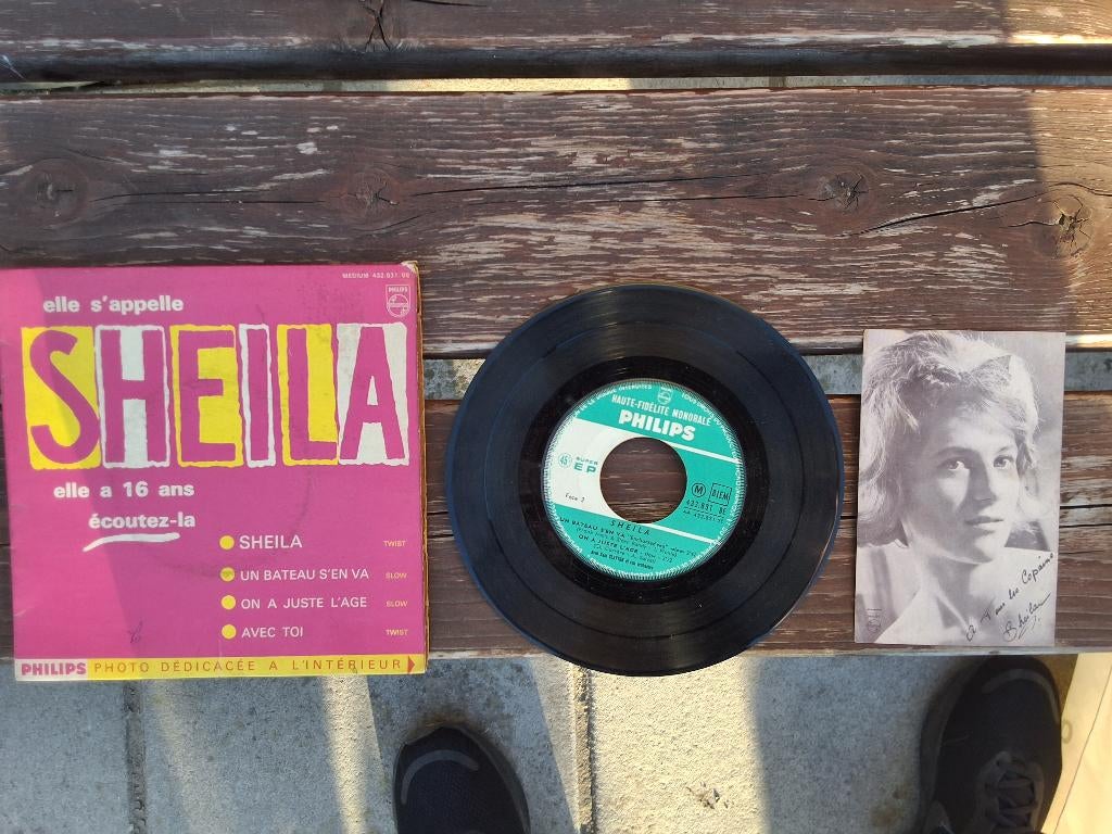 Ancien 45 tours de sheila plus photo dédicace, CD & DVD, Enlèvement ou Envoi