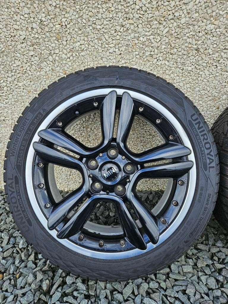 Jantes MINI Countryman S Uniroyal en 225/45 R18, Autos : Pièces & Accessoires, Pneus & Jantes, Pneus et Jantes, Pneus hiver, 18 pouces