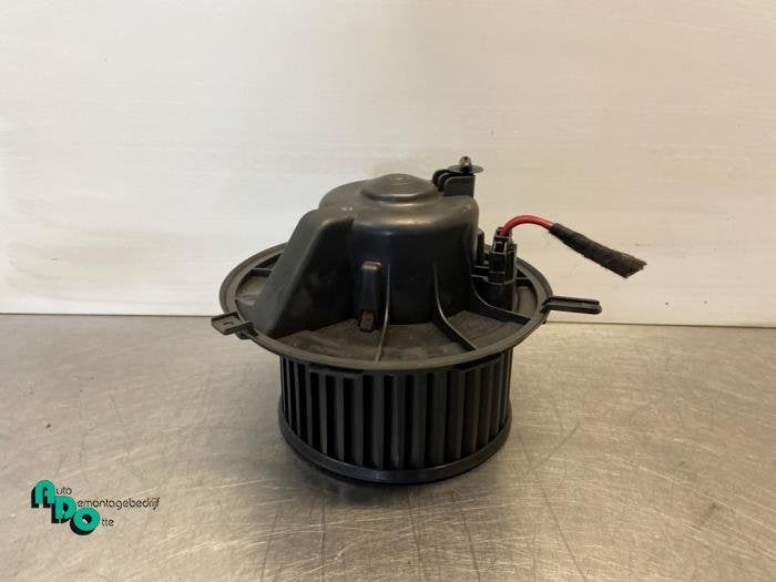 Moteur de ventilation chauffage d'un Volkswagen Golf (Golf 0, Volkswagen, -, 3 mois de garantie, Utilisé