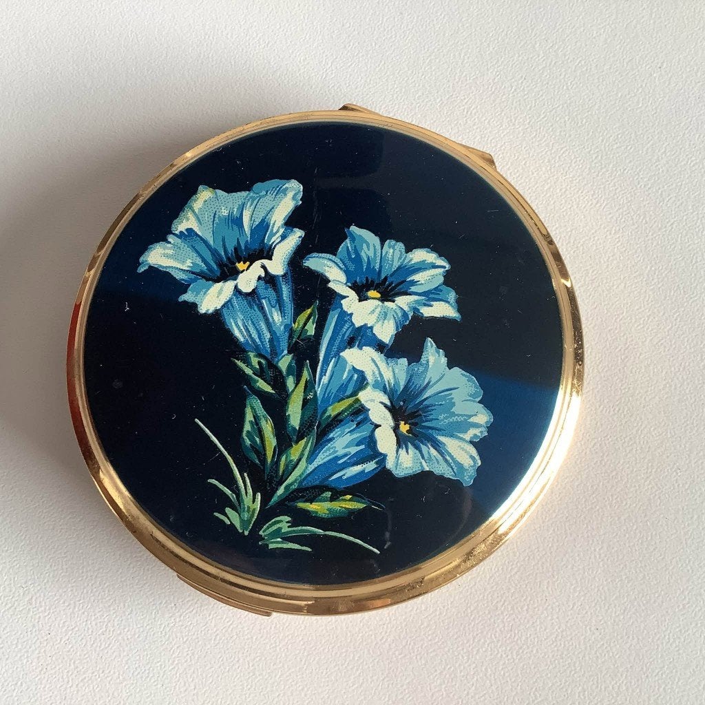 boîte à poudre Stratton vintage avec fleurs bleues, Antiquités & Art, Enlèvement ou Envoi