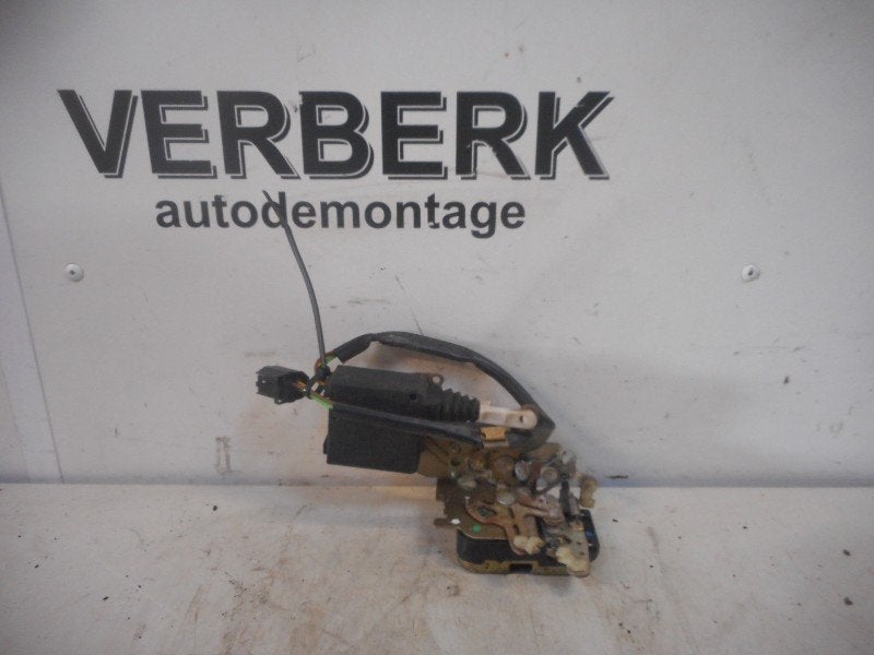 MECANISME DE VEROUILLAGE ELECTRIQUE VEROUILLAGE CENTRALISEE, Info@volvocars.com, Volvo Car Germany GmbH, Gauche, Siegburger Straße 229
50679  Köln, DE