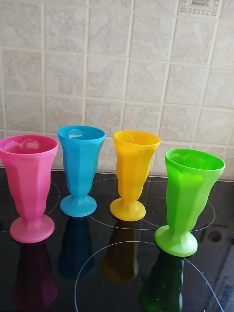 4 bekertjes voor ijscreme, Ophalen