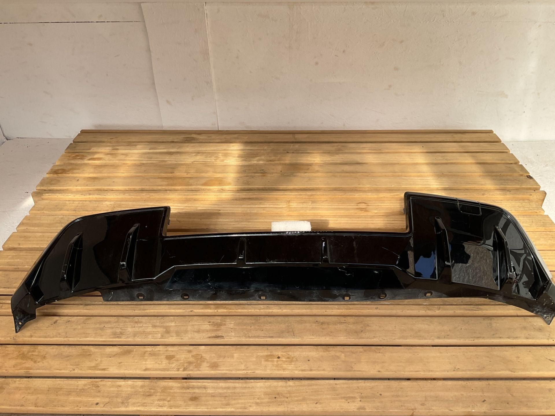 Diffuseur de pare-chocs arri re BMW S rie 1 F70 MPakket Spor, Petuelring 130
80788  Munich, DE, Pare-chocs, Info@bmw.de, Utilisé