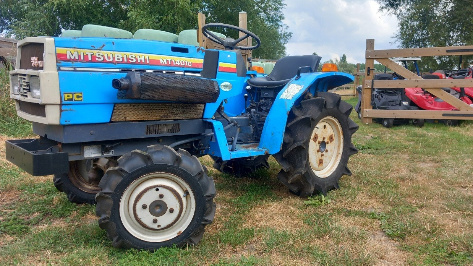 +++ MINITRACTOR MITSUBISHI 4X4 +++, Enlèvement