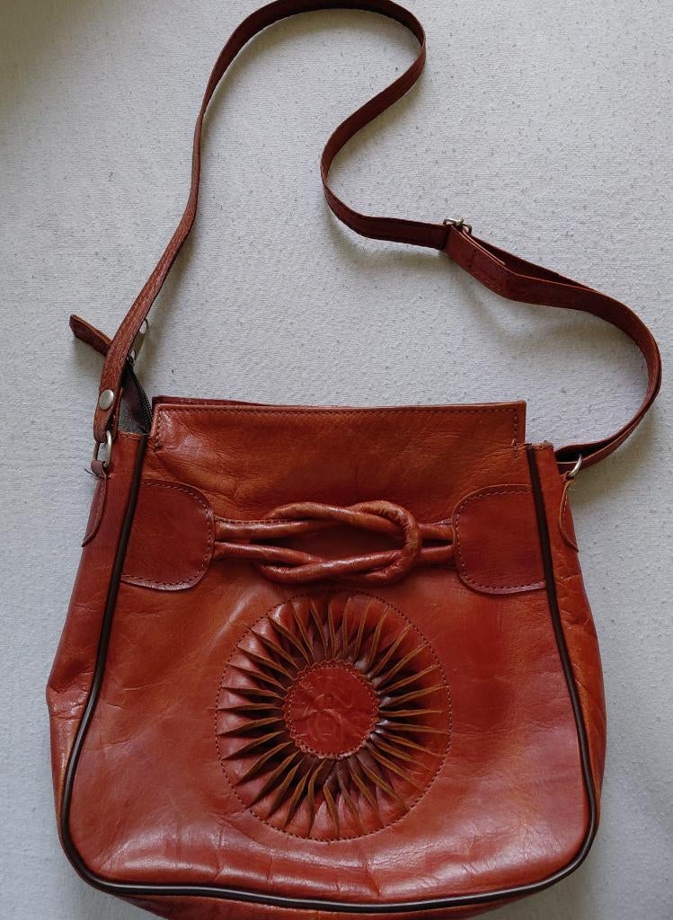 Sac bandoulière cuir vintage soleil embossé, Ophalen, Zo goed als nieuw, Overige kleuren, Leer