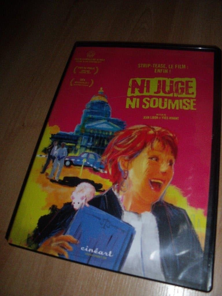 Ni juge ni soumise (Strip Tease le film), CD & DVD, DVD | Classiques, Enlèvement ou Envoi, 1980 à nos jours, Comme neuf, Autres genres