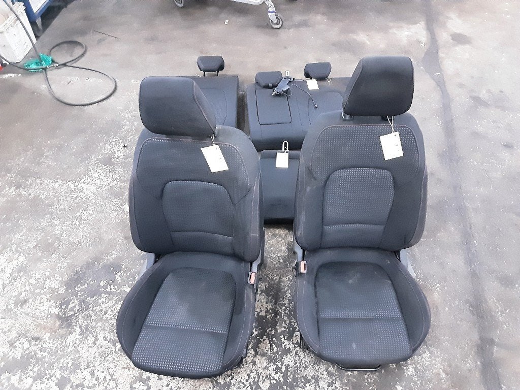 INTERIEUR COMPLET Ford Focus 4 (01-2018/12-2025), Autos : Pièces & Accessoires, Henry-Ford-Straße  1
50735  Köln, DE, Ford-Werke GmbH