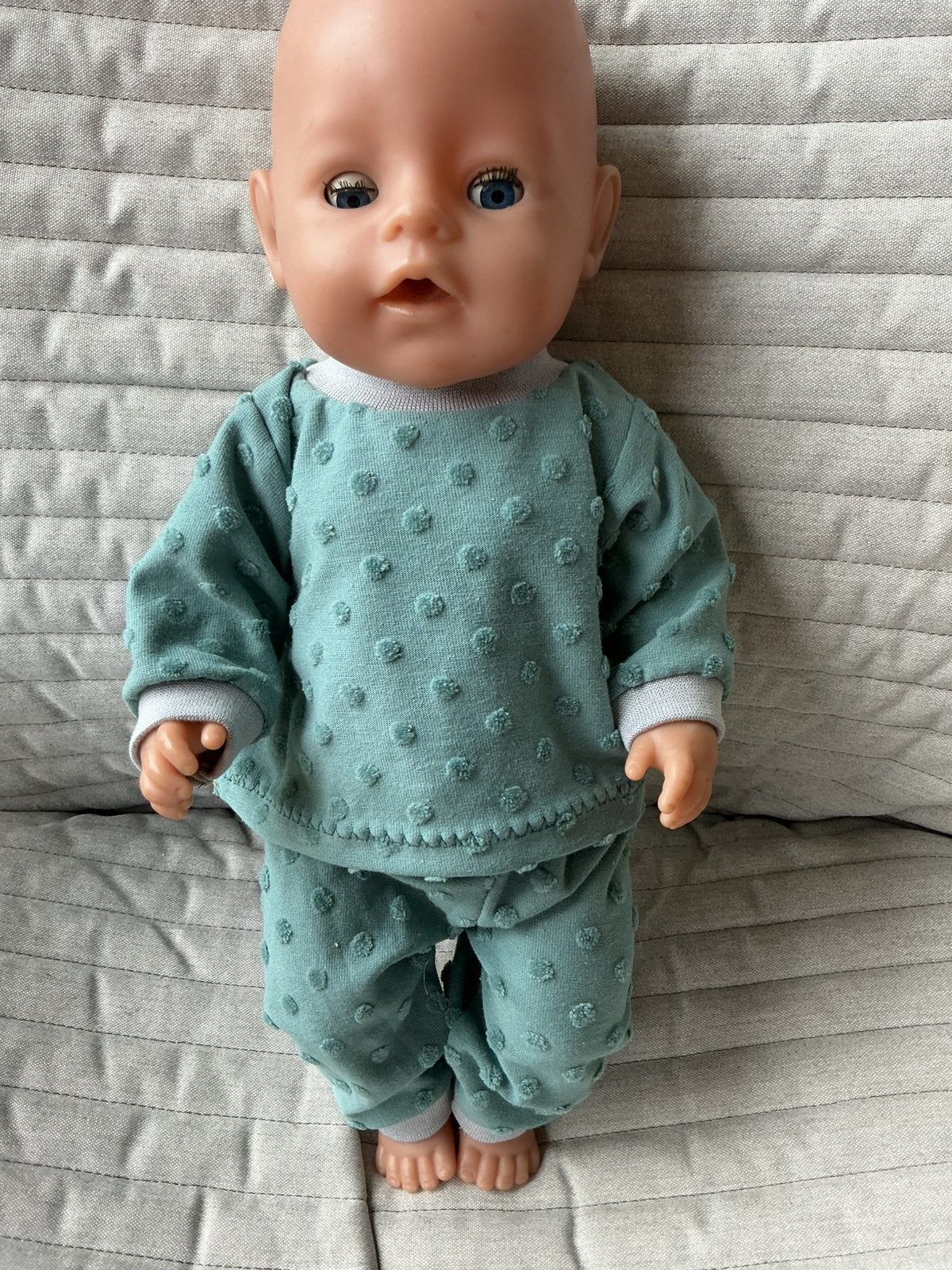 144. Babyborn: Nieuwe jogging met nopjes, Kinderen en Baby's, Ophalen of Verzenden, Nieuw, Babypop