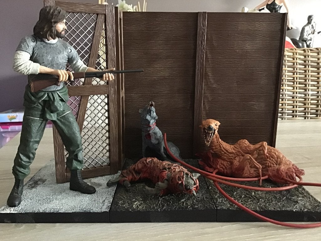 The thing kennel mcready hond creature diorama uit productie, Ophalen