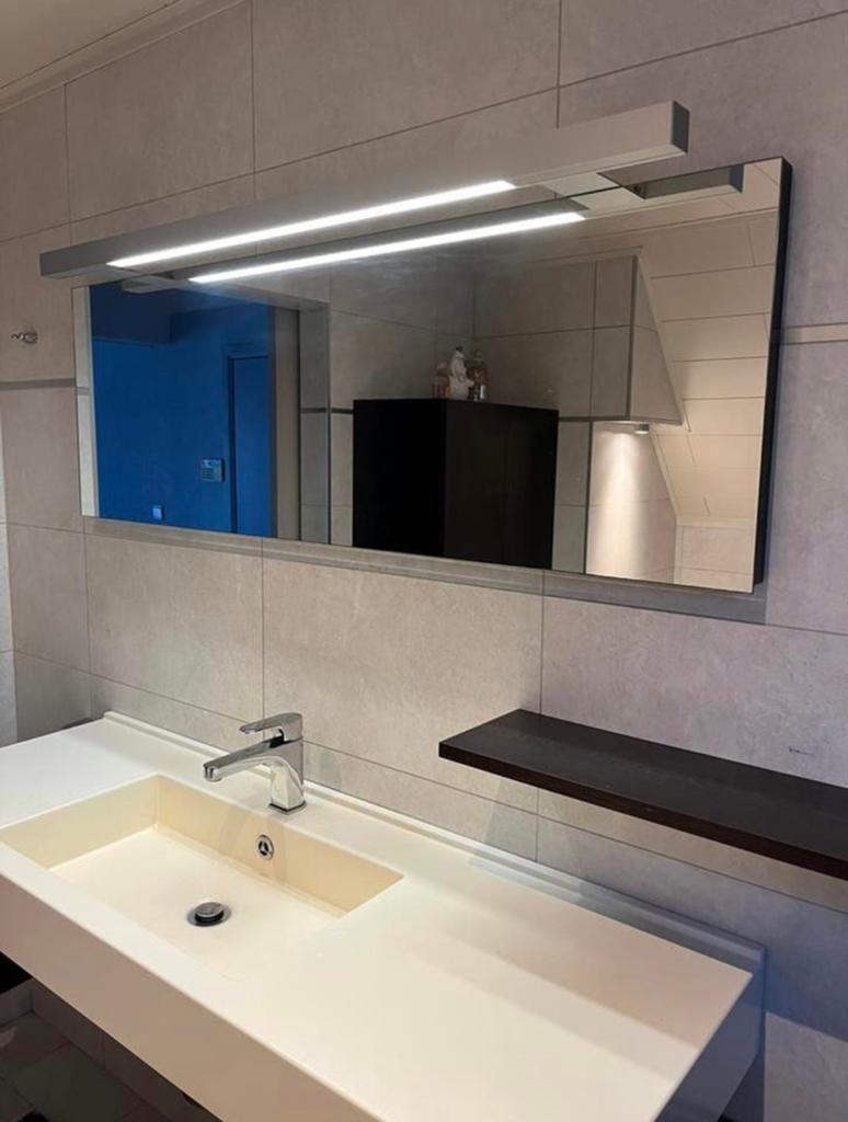 Wastafel met chrome kraan 135cm x 46,5cm c 12cm levering kan, 25 à 50 cm, Lavabo ou Évier, Enlèvement ou Envoi, Moins de 100 cm