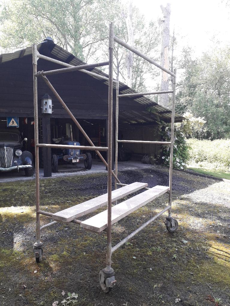 Stelling , gevelstelling , steiger, Doe-het-zelf en Bouw, Ophalen, Gebruikt, Rolsteiger of Kamersteiger, 5 meter of hoger