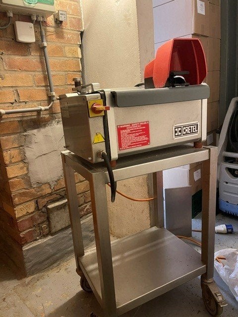 professionele visvelmachine (fish skinning machine) CRETEL, Enlèvement, Utilisé, Autres types