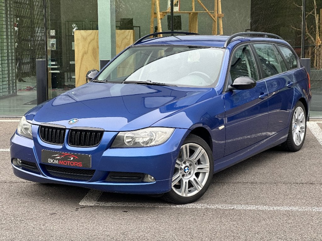 BMW 318i / Airco / Trekhaak / 146347km, Auto's, Stof, 1995 cc, Zwart, Blauw