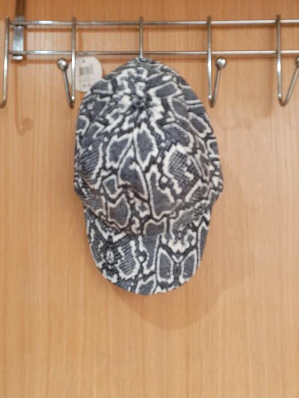Grijze en zwarte pet van Zeeman, Zeeman, Gebruikt, Meisje, Ophalen of Verzenden