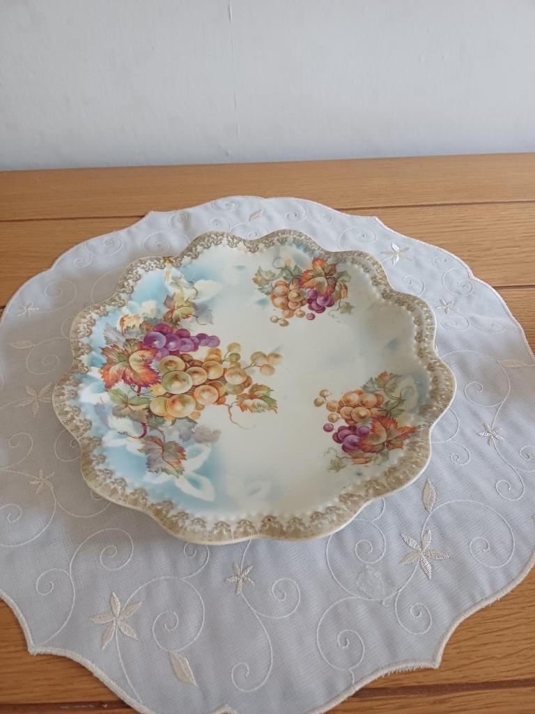 2 porseleinen sierborden, Antiek en Kunst, Ophalen