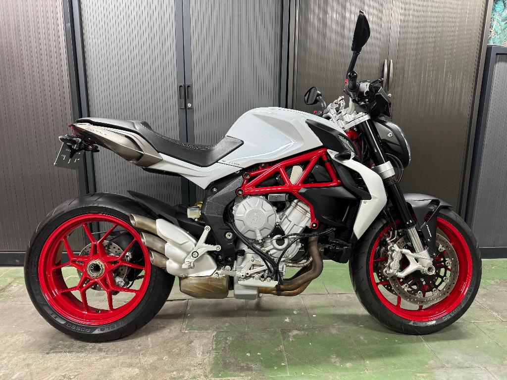 MV Agusta Brutale 800, Motos, Motos | MV Agusta, Plus de 35 kW, 800 cm³, Particulier, Contrôle de traction