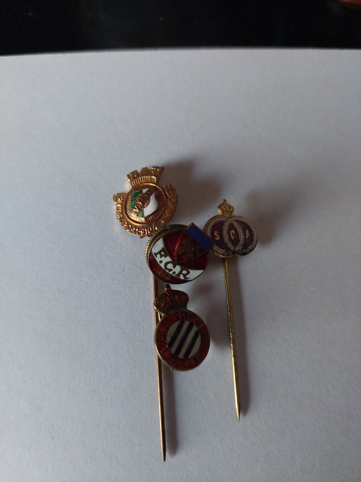 football pins broches, Collections, Broches, Pins & Badges, Envoi