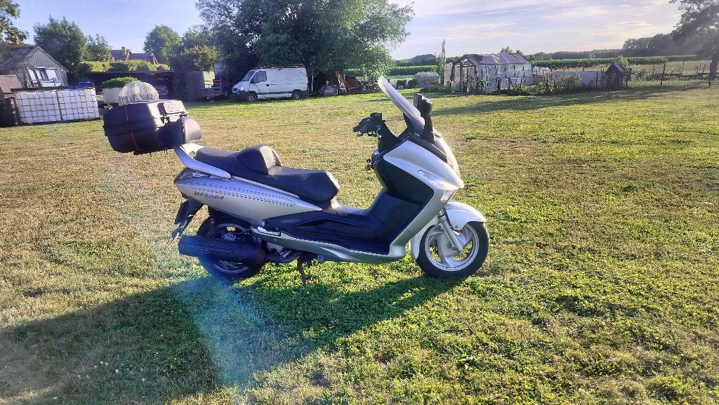 Sym GTS 250i, Particulier, Scooter