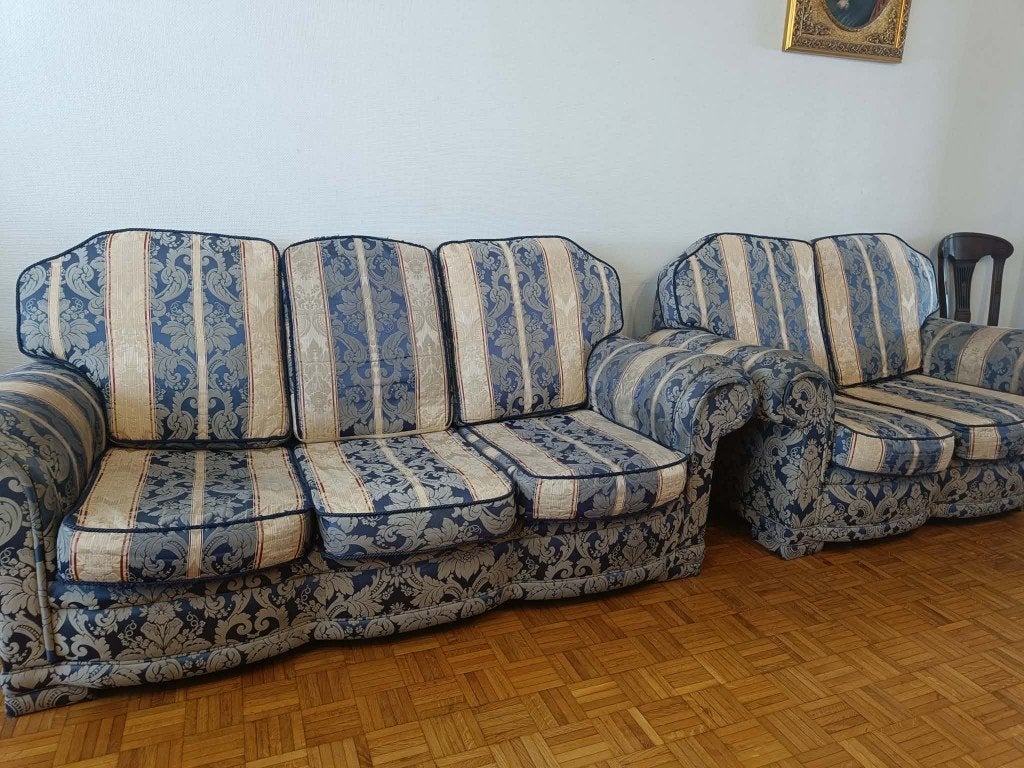 Deux beaux canapés (un 3 places et un 2 places)., Enlèvement
