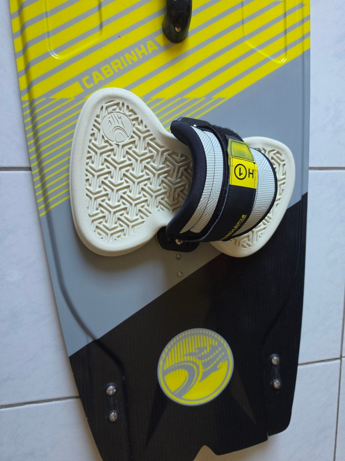 Cabrinha Ace Carbon  twin tip kiteboard + kitebar, Watersport en Boten, Ophalen, Zo goed als nieuw, Kiteboard