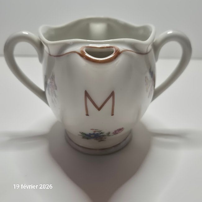 Saucière en porcelaine  de Limoges qui permet de séparer, Envoi