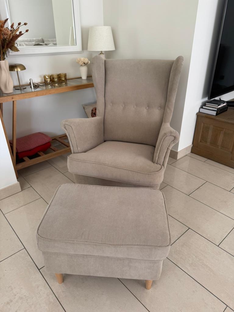 Chaise Strandmon beige avec repose-pieds, Maison & Meubles, Fauteuils, Enlèvement, Neuf