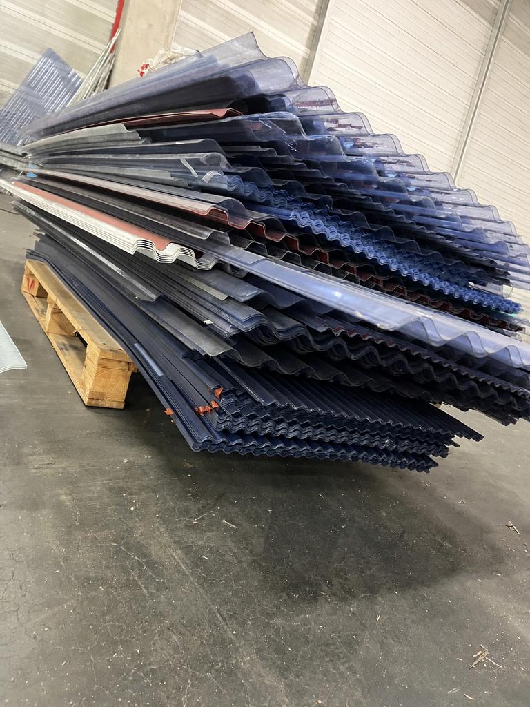 250 nieuwe pvc golfplaten verschillende afmetingen (koopje), Ophalen, Zo goed als nieuw